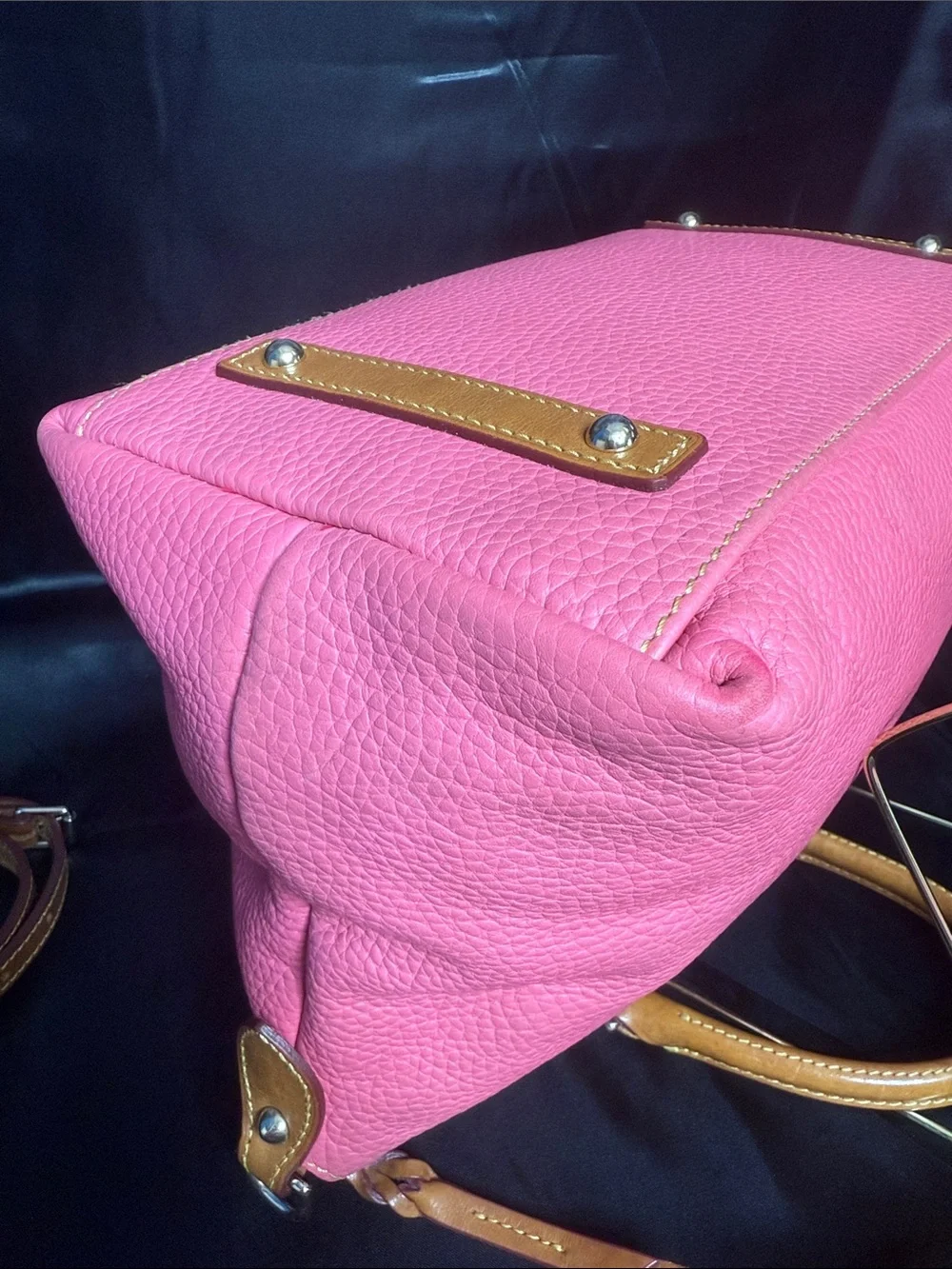 GORGEOUS DOONEY & BOURKE PINK PEBBLED GRAIN LEATHER DOMED SATCHEL / SHOULDER BAG